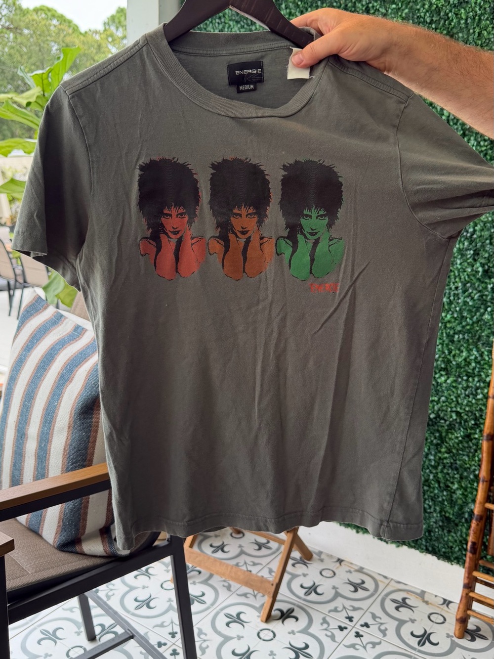 Vintage Energie Olive Graphic Tee with Red, Orange & Green Portraits